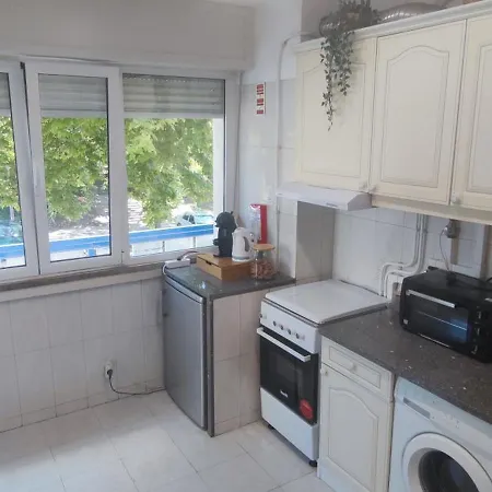 Aconchegante T3 Em Telheiras * Lissabon